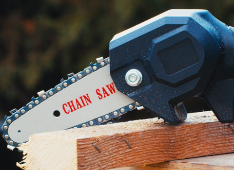 The Benefits of Using a Mini Chainsaw for Your Treehouse Project